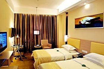 Nanchang Oriental Lark Hotel Екстериор снимка