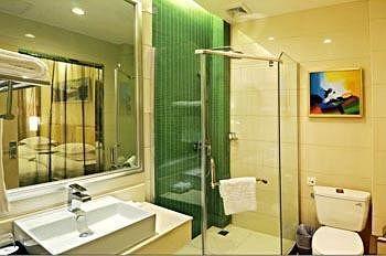 Nanchang Oriental Lark Hotel Екстериор снимка